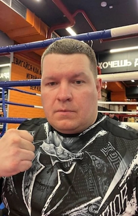 Боец Егор Щенников ранее уже попадал в скандалы | Источник: читатель E1.RU