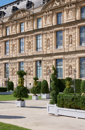 Вспомнить все: в Париже открылась ретроспективная выставка Dior