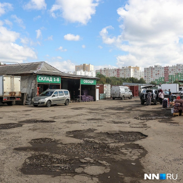 Территория складской базы «Бурнаковская» | Источник: Наталья Бурухина / NN.RU