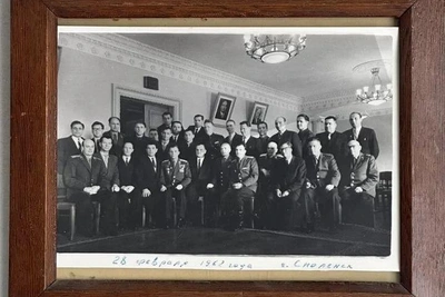 Фото с Гагариным отдают за рубль в Красноярске