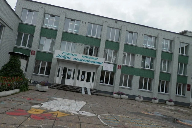 С девочкой работают инспекторы ПДН | Источник: 20school2016 / Vk.com