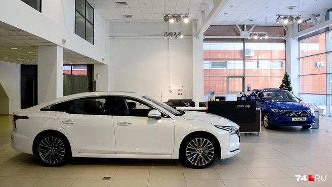 FAW Bestune B70 на два размерных класса выше Jetta VA3. Это крупный лифтбэк с хорошим оснащением, и при цене от 2,55 миллиона рублей, вероятно, он также будет искушением для тех, кто присматривается к экс-«Поло» | Источник: Артем Краснов