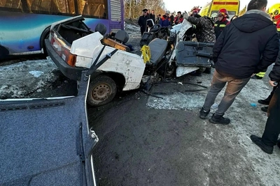 Столкновение автобуса и автомобиля в Кировске: один погиб