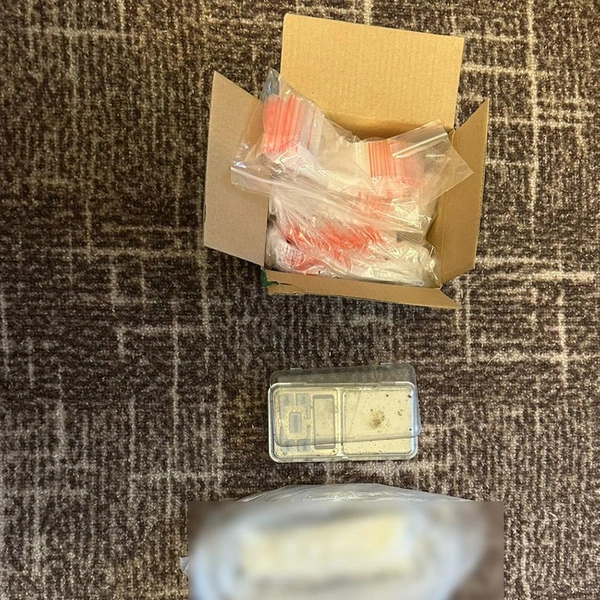 Домашнего «агронома» и дилера с иностранным паспортом задержали УКОНовцы в Петербурге | Источник: пресс-служба ГУ МВД по Петербургу и Ленинградской области