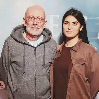 Фанатка, мечтавшая о свадьбе: новая жена Александра Гордона показала архивные кадры с телеведущим