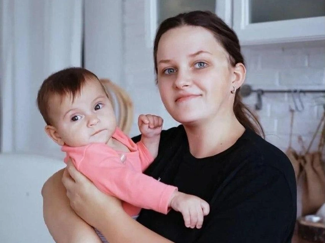 Пара планирует воспитывать дочку в двух культурах и языках | Источник: Алина Устиновская