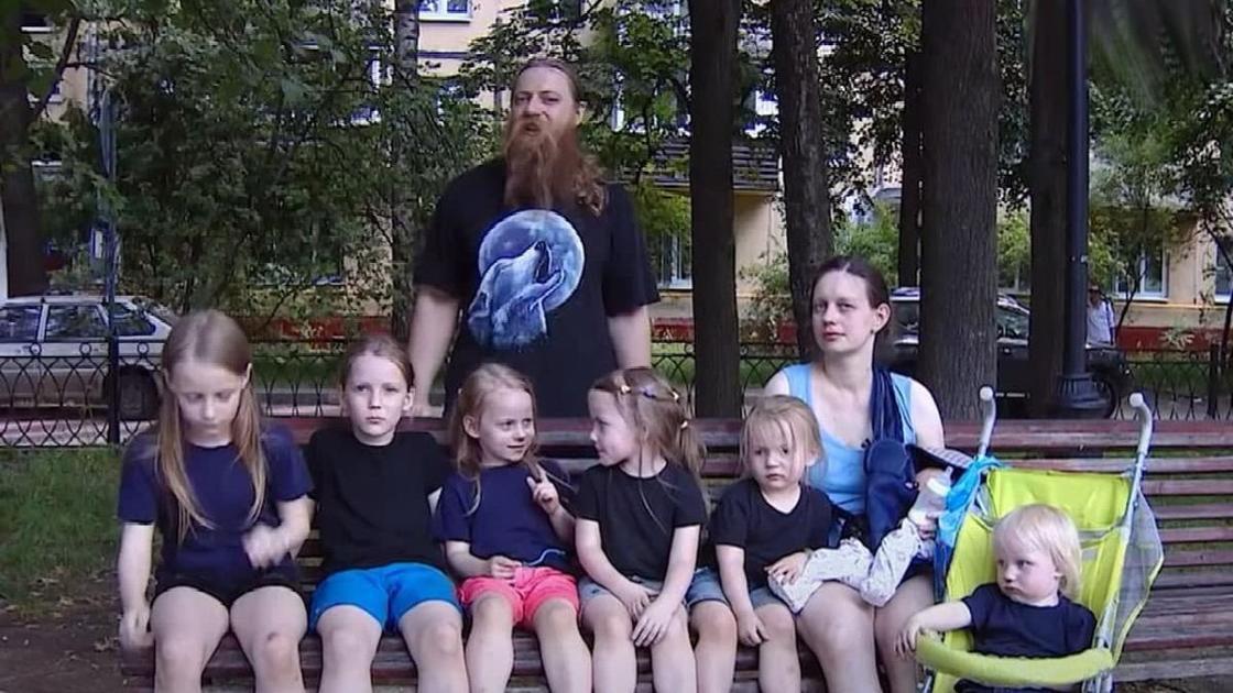 &laquo;Делайте новых Алис, кормить их не дорого&raquo;: Тепляков закупил продукты на девятерых детей&nbsp;&mdash; сумма чека удивит