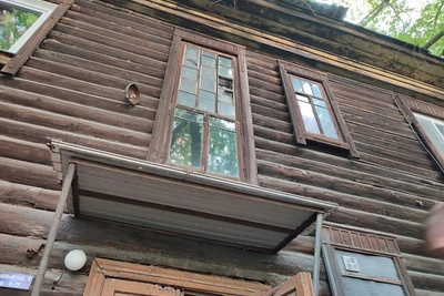 Столетний дом на Обской расселят за счет застройщика