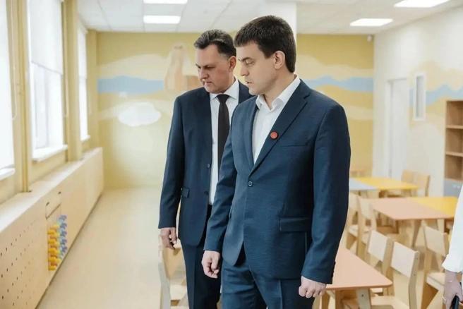 Губернатор и мэр ознакомились с тем, как идет работа | Источник: ООО «Специализированный застройщик «ПАРТНЕР-СТРОЙ»