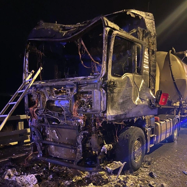 Источник: ДТП и ЧП | Санкт-Петербург | Питер Онлайн | СПб