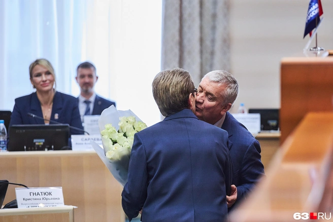 Не обошлось без поздравлений и награждений за вклад в развитие Самарской области | Источник: Роман Данилкин / 63.RU