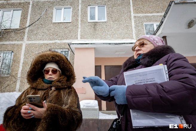 Собственники квартир пытаются достучаться до администрации, чтобы решить вопрос со своим имуществом | Источник: Владислав Лоншаков / E1.RU