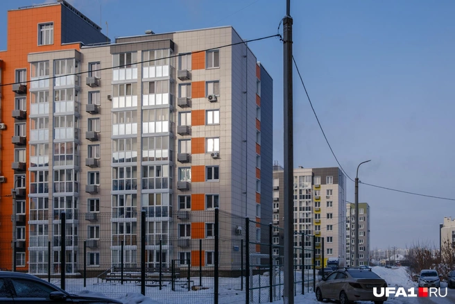 Возле домов есть спортивные площадки | Источник: Булат Салихов / UFA1.RU