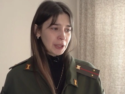 «Позвонил, значит, жив»: жены солдат СВО примерили кители мужей. Эти фото оценил сам Путин