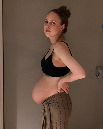 Фото №3 - Мама тройни выглядит беременной даже через 3 месяца после родов