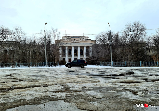 Возможно, город и правда меняется, когда кто‑то решает увидеть его иначе? | Источник: Константин Завриков / V1.RU