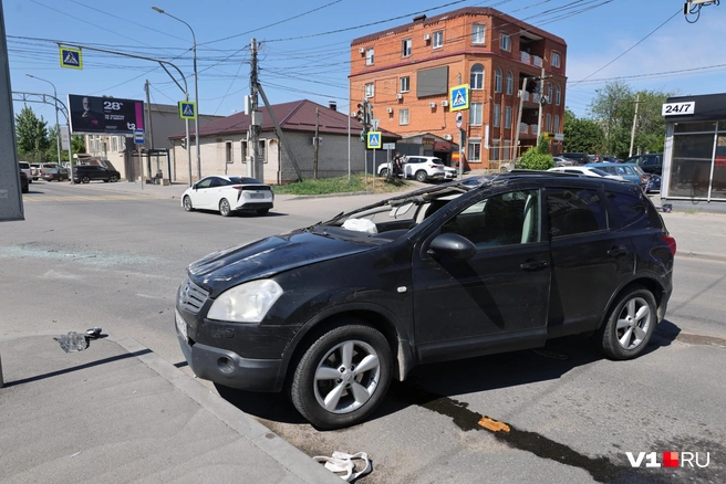 Nissan получил самые серьезные повреждения | Источник: Алексей Волхонский / V1.RU