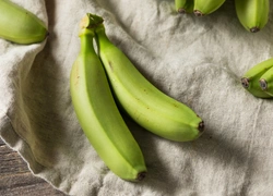 Почему зеленые бананы лучше спелых (и еще 6 волшебных свойств для вашего организма)