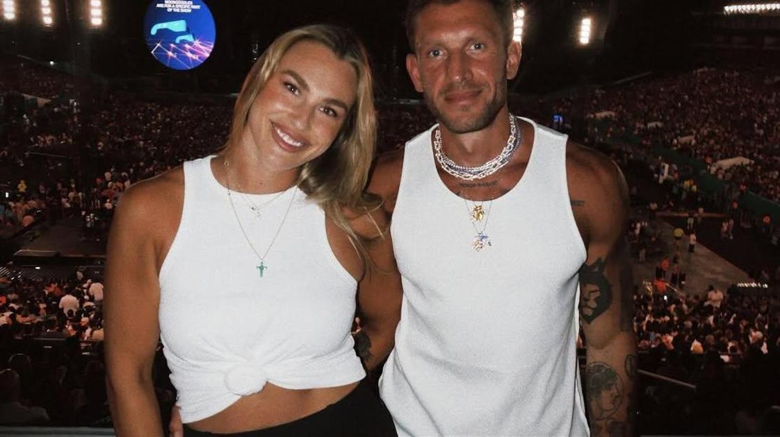 Арина Соболенко снова давит на жениха&nbsp;&mdash; на этот раз дело в кольце