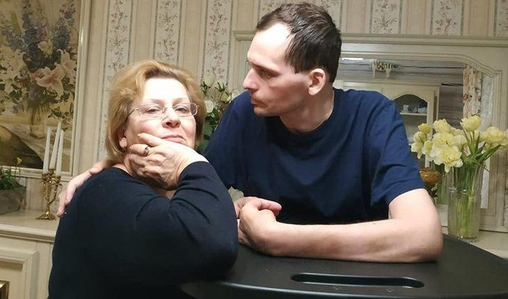 Алексей Янин с мамой Ольгой