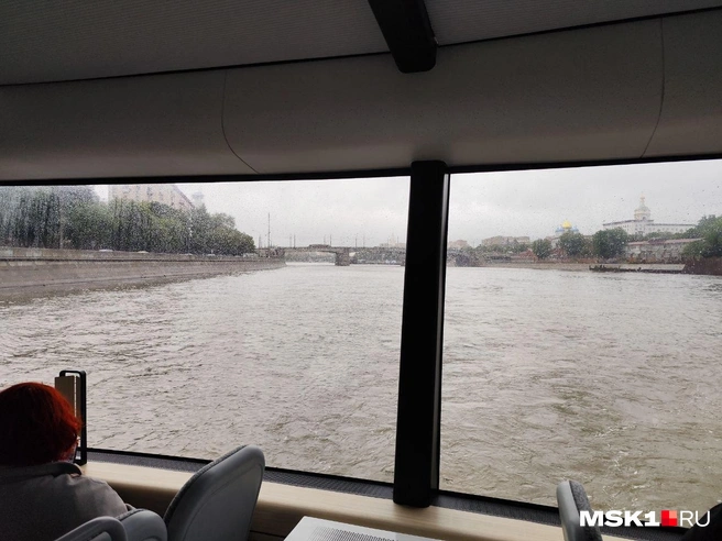 Это вид на Новоспасский мост на третьем маршруте, но на первом можно посмотреть и на «Москва-Сити» | Источник: Игорь Мещанев / MSK1.RU
