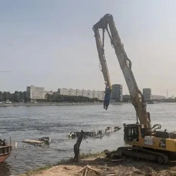 Демонтаж начался в сентябре 2023 года | Источник: Архив / «Фонтанка.ру»