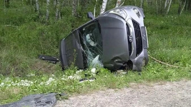 Двое пассажиров пострадали в ДТП с грузовиком на трассе в Зауралье | Источник: Отдел Госавтоинспекции УМВД России по городу Кургану / max.ru