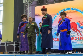 За мужество, отвагу и самоотверженность, проявленные при исполнении воинского и служебного долга, орденом Мужества награждён Баясхалан Лхамаев | Источник: Олег Фёдоров / CHITA.RU