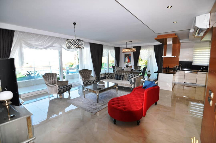 Гамаки на балконах и ковры во всех комнатах: 10 особенностей квартир в Турции, которые вас удивят