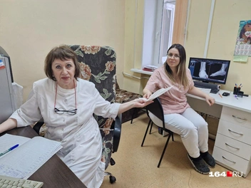 Врач Виктория Корсукова и рентгенлаборант&nbsp; | Источник: Виктория Федорова / 164.RU