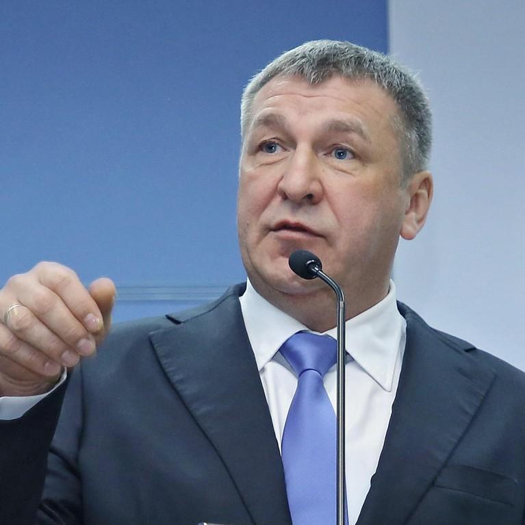 Жена бросила, клянчил деньги: сын бывшего вице-губернатора Петербурга Игоря Албина напал на мужчину с ножом и убил его — видео