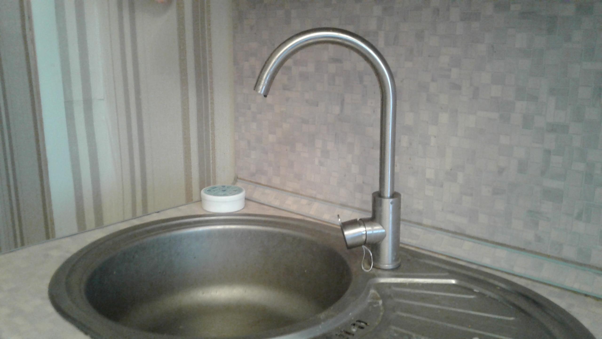 В Кургане в квартире многодетной семьи спустя два года появилась вода