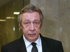 Колония или поселение? Отсидевший за ДТП рассказал, как будет жить Михаил Ефремов в тюрьме