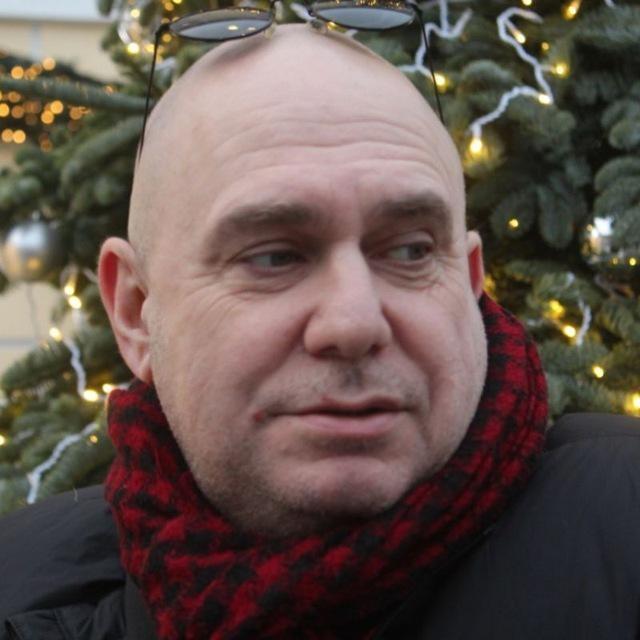<p>Дмитрий Попов</p>