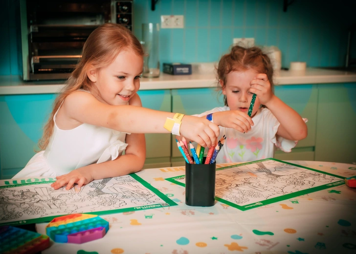 Раскраска от Parents.ru — акция во всей сети «Тейкабум» продлена до 31 августа | parents.ru
