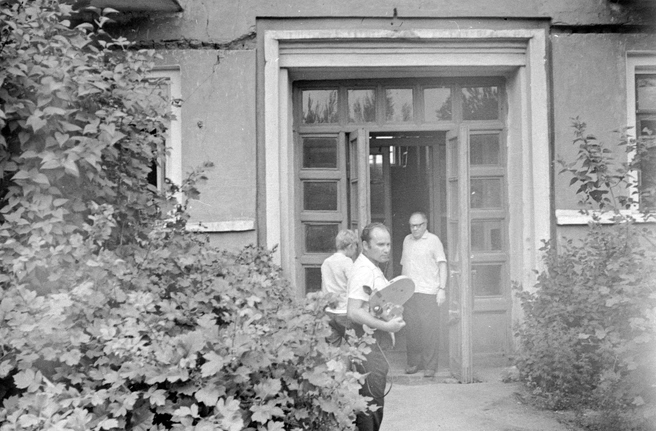 Так выглядел дом с шестиугольными окнами в прошлом веке | Источник: Архив Л. Катина-Ярцева / pastvu.com