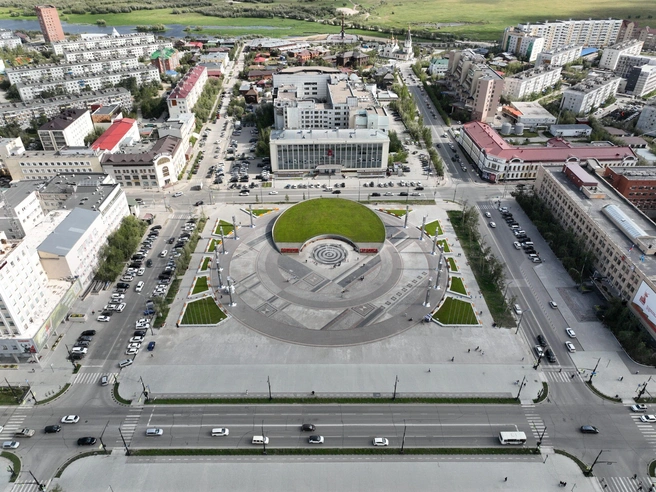 Площадь Республики в Якутске | Источник: tpykt.ru / Ньургун Николаев