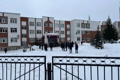 MVD: Ufa Gymnasium Attacker Shot at Teacher, Set Off Firecracker