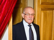 У Александра Митты, попавшего на днях в больницу с инсультом, обнаружили деменцию
