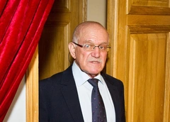 У Александра Митты, попавшего на днях в больницу с инсультом, обнаружили деменцию