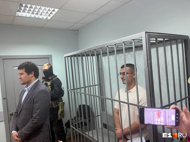 Меру пресечения начали рассматривать с опозданием в три часа | Источник: Анастасия Якупова / E1.RU