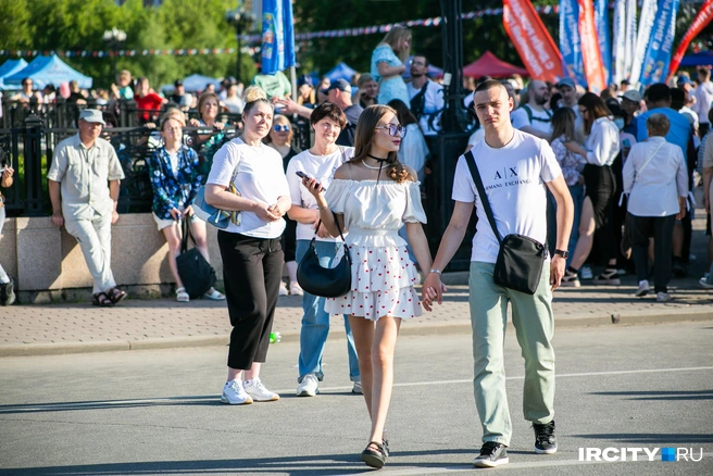 Поэтому на улицах в этот день можно встретить такое большое количество красивых людей | Источник: Ксения Филимонова / «ИрСити»