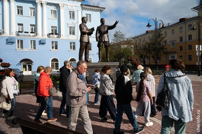 Памятник Сталину и Бардину включили в экскурсии Череповца