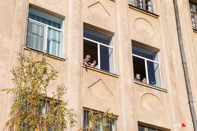 Three Eighth Grades in Volgograd School Taught Russian by Elementary Teacher