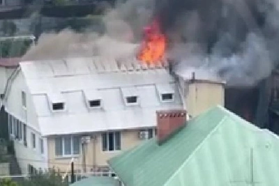 Пожар в Сочи: эвакуированы 15 человек
