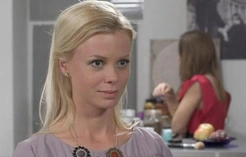 Попала в рехаб из-за алкогольной зависимости: как сейчас выглядит звезда сериала «Доярка из Хацапетовки» Евгения Осипова