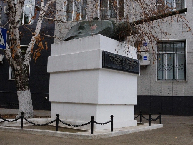 Башня танка Т-34 на территории завода «Баррикады» в 2014 году | Источник: Митя Зимин