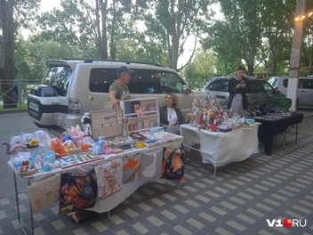 Можно купить поделку… | Источник: Денис Гусаков / V1.RU