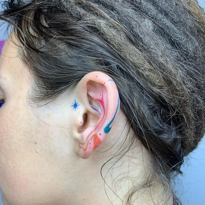 Иногда тату могут набивать на самых необычных местах | Источник: malakhovatattoo / Instagram (соцсеть признана экстремисткой и запрещена в РФ)