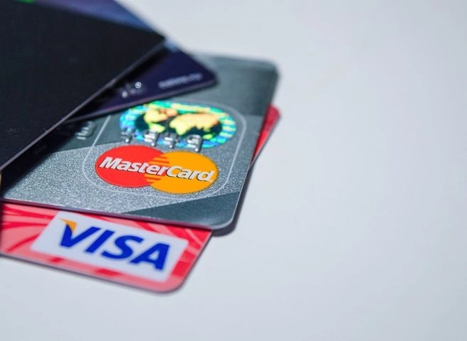 Visa и MasterCard планируют оснастить карты сканером отпечатков пальцев | ya62.ru